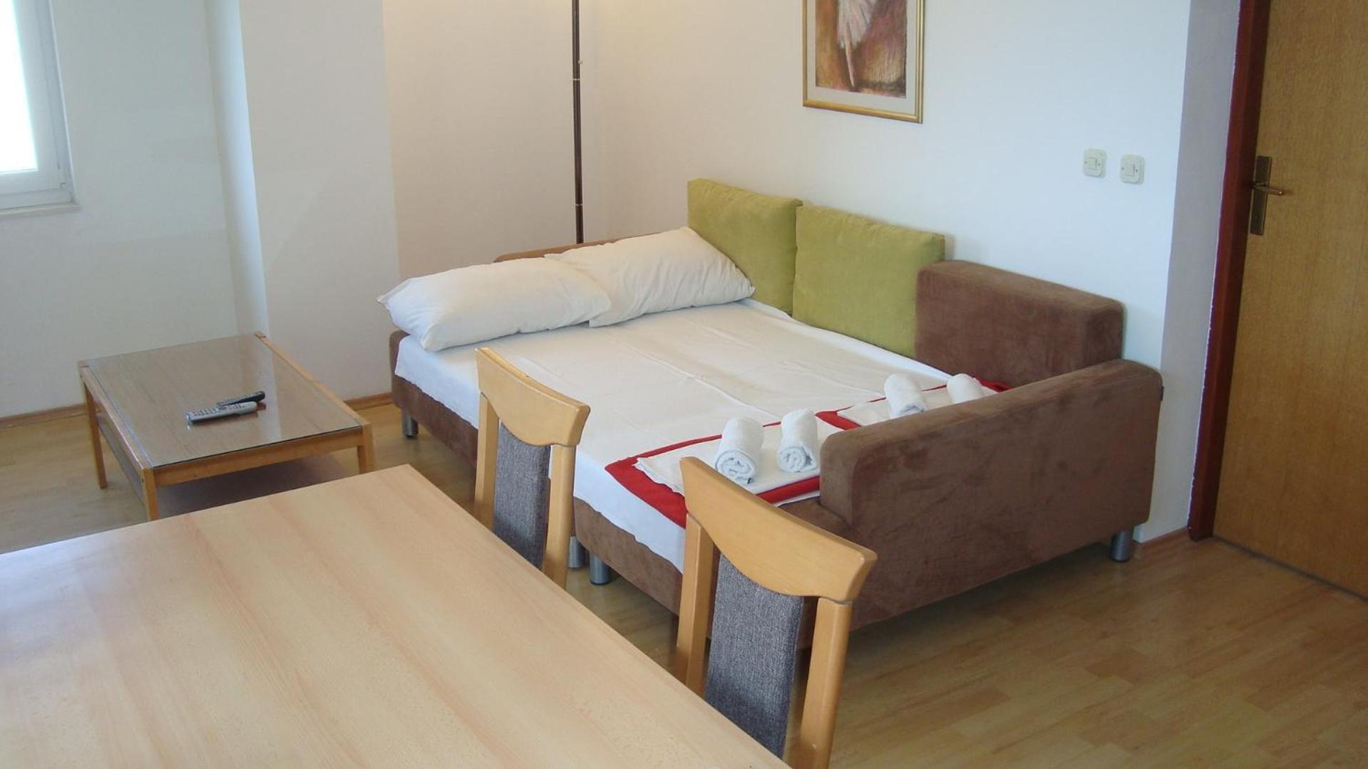 Apartments And Rooms With Parking Space Gradac, Makarska - 6819 Gradac  Room photo